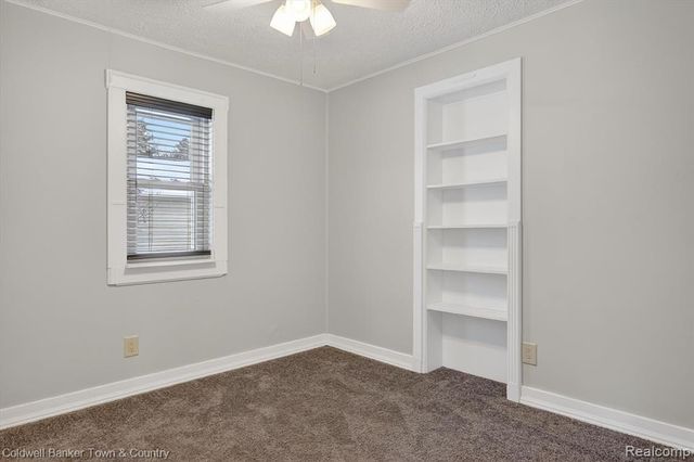 415 Putnam Street, Pinckney, MI 48169