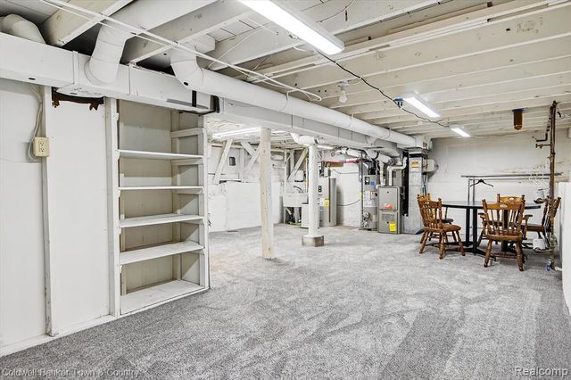 415 Putnam Street, Pinckney, MI 48169