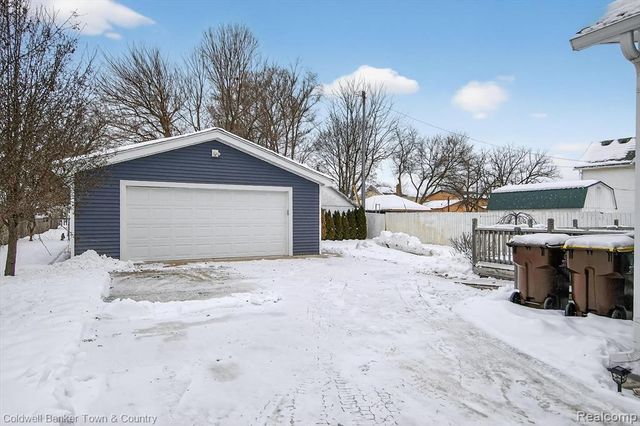 415 Putnam Street, Pinckney, MI 48169