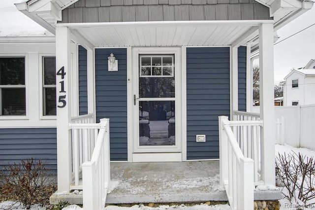 415 Putnam Street, Pinckney, MI 48169