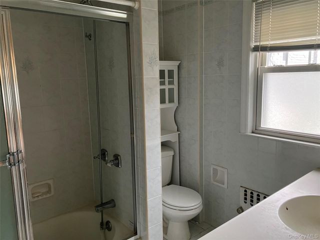 4627 Jayson Avenue, Great Neck, NY 11020