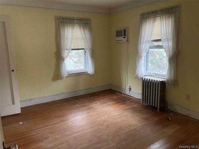 4627 Jayson Avenue, Great Neck, NY 11020