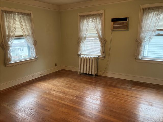 4627 Jayson Avenue, Great Neck, NY 11020