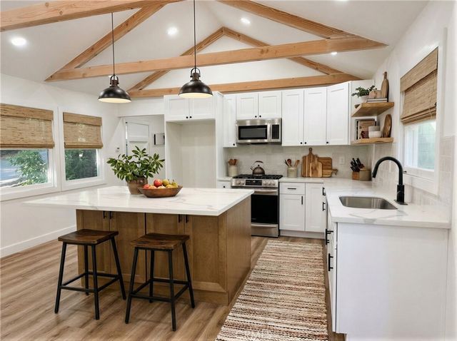 28487 Altamont Court, Lake Arrowhead, CA 92352