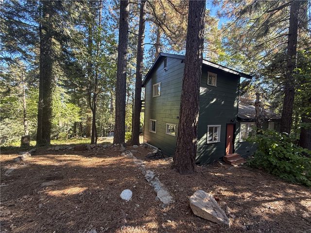 28487 Altamont Court, Lake Arrowhead, CA 92352