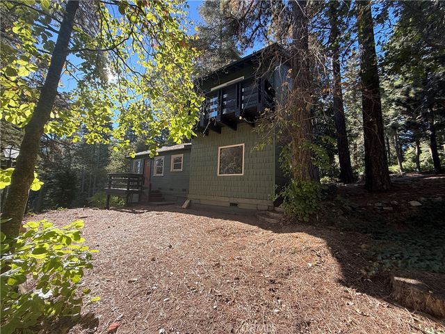 28487 Altamont Court, Lake Arrowhead, CA 92352
