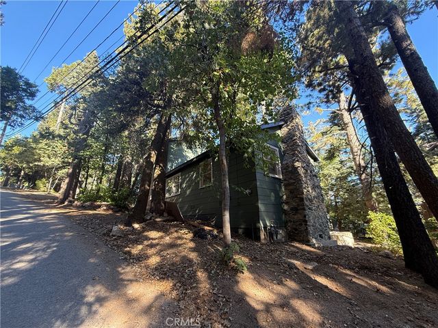 28487 Altamont Court, Lake Arrowhead, CA 92352
