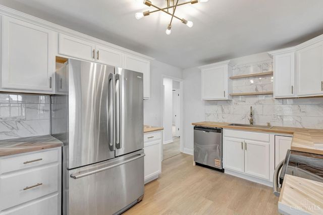 1758 Tuxworth Avenue, Cincinnati, OH 45238