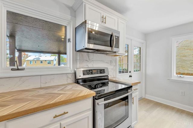 1758 Tuxworth Avenue, Cincinnati, OH 45238