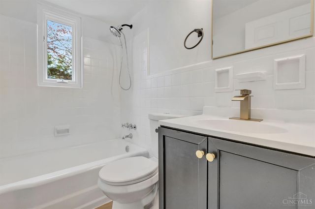 1758 Tuxworth Avenue, Cincinnati, OH 45238