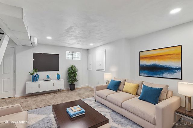 1758 Tuxworth Avenue, Cincinnati, OH 45238