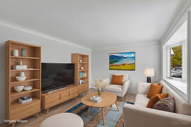 1758 Tuxworth Avenue, Cincinnati, OH 45238