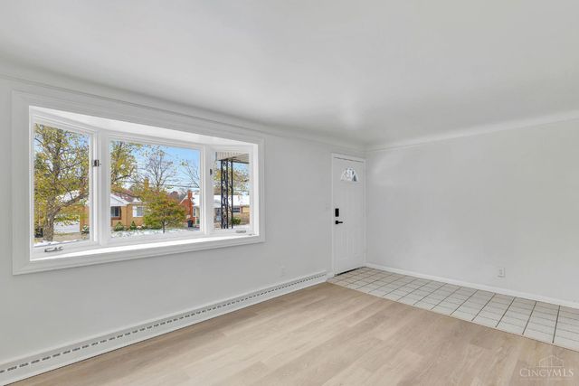 1758 Tuxworth Avenue, Cincinnati, OH 45238