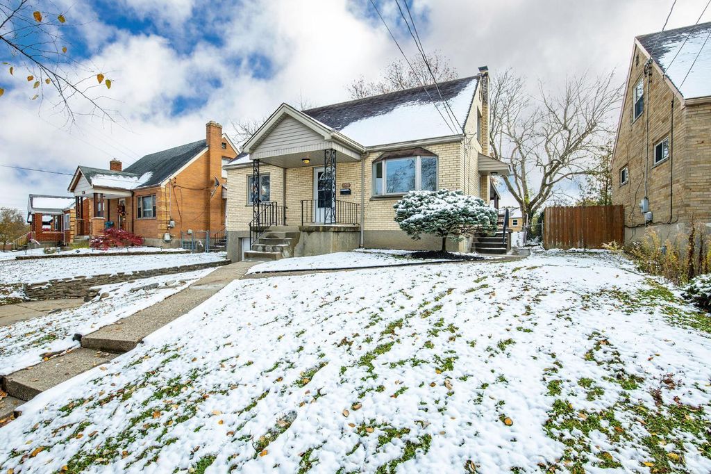 1758 Tuxworth Avenue, Cincinnati, OH 45238