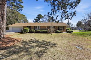 1514 Crescent Drive, Elizabeth City, NC 27909