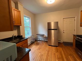 42 Waugh St 2, Lowell, MA 01851
