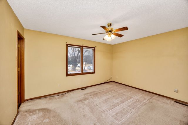 9084 Clark Street, Clive, IA 50325