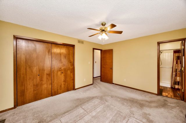 9084 Clark Street, Clive, IA 50325