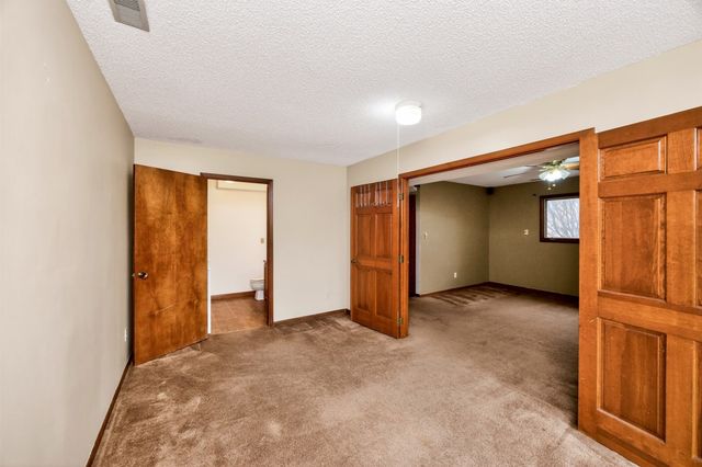 9084 Clark Street, Clive, IA 50325