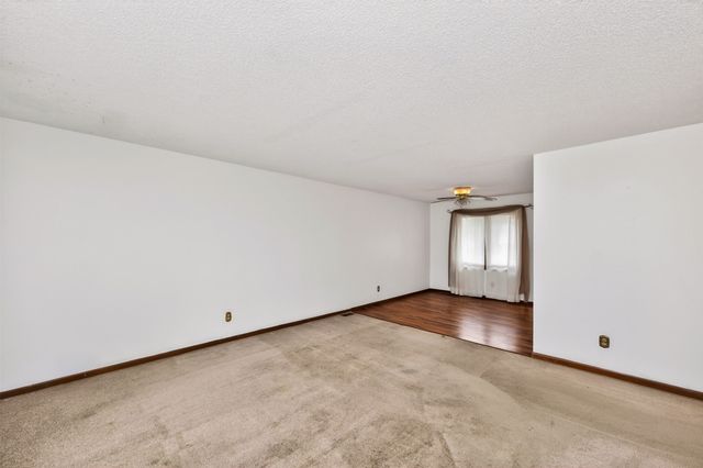 9084 Clark Street, Clive, IA 50325