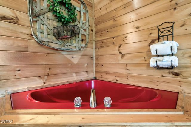 1932 Cougar Crossing Way, Sevierville, TN 37862