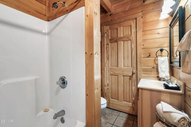 1932 Cougar Crossing Way, Sevierville, TN 37862