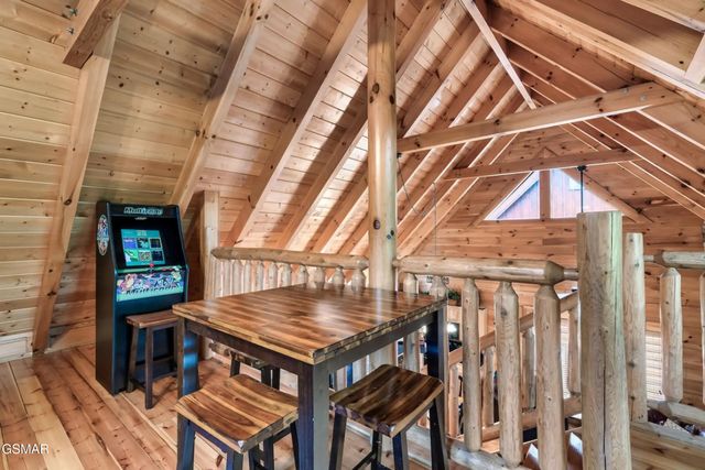 1932 Cougar Crossing Way, Sevierville, TN 37862