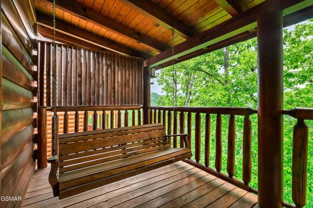 1932 Cougar Crossing Way, Sevierville, TN 37862