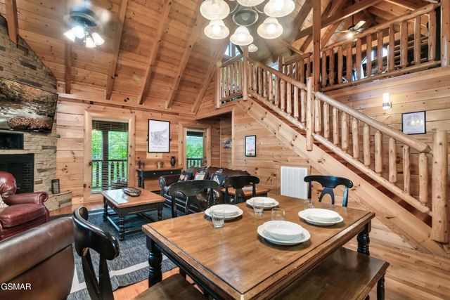 1932 Cougar Crossing Way, Sevierville, TN 37862