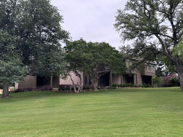 200 Balboa Court, Irving, TX 75062