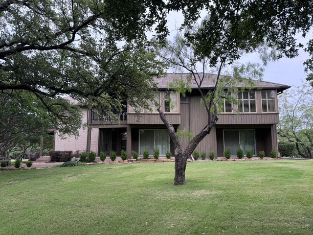 200 Balboa Court, Irving, TX 75062