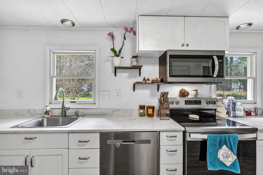 Image 10 of property listing at 132 PENNICK DR, Stevensville, MD 21666