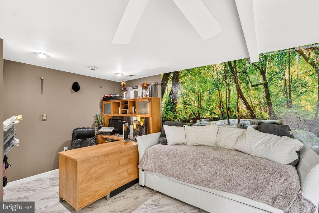 Image 28 of property listing at 132 PENNICK DR, Stevensville, MD 21666