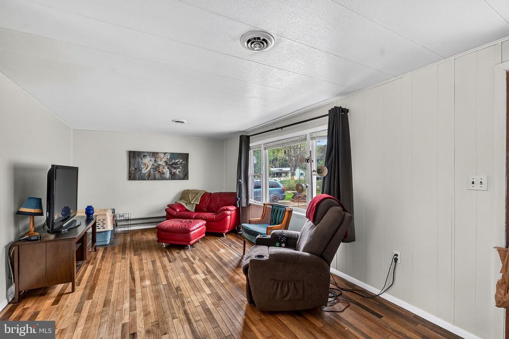 Image 3 of property listing at 132 PENNICK DR, Stevensville, MD 21666