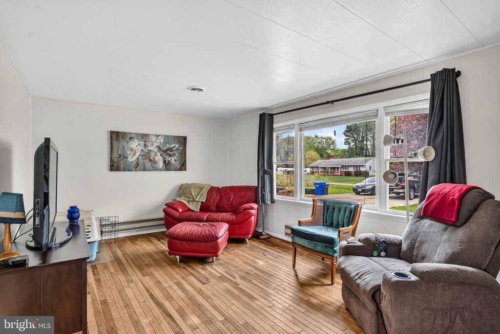 Image 4 of property listing at 132 PENNICK DR, Stevensville, MD 21666