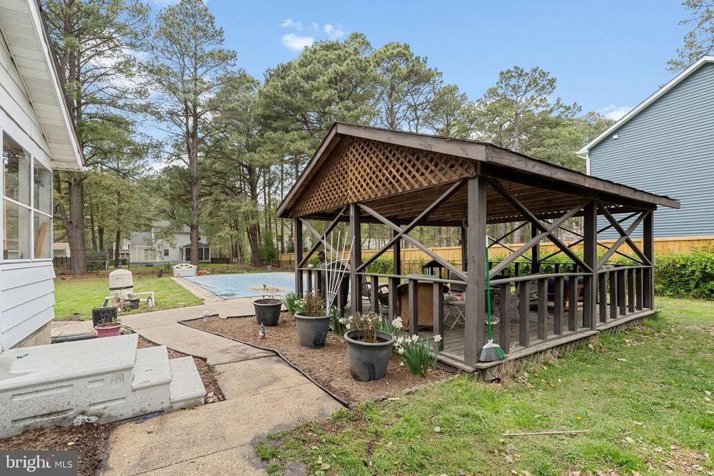 Image 40 of property listing at 132 PENNICK DR, Stevensville, MD 21666