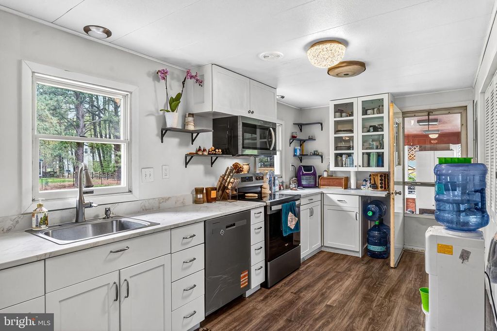 Image 9 of property listing at 132 PENNICK DR, Stevensville, MD 21666