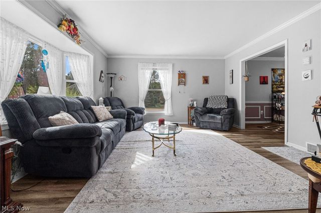 1200 Briarview Avenue NW, North Canton, OH 44720