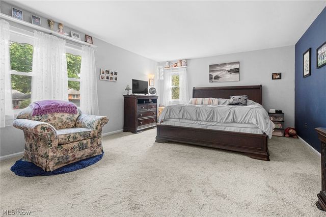 1200 Briarview Avenue NW, North Canton, OH 44720