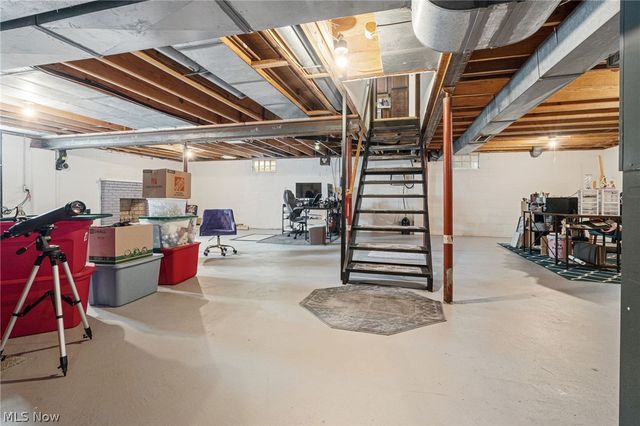 1200 Briarview Avenue NW, North Canton, OH 44720