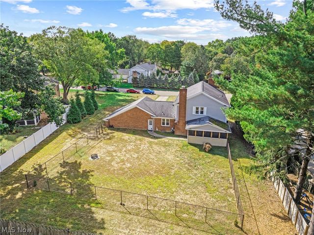 1200 Briarview Avenue NW, North Canton, OH 44720