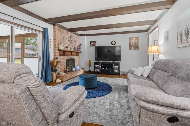 1200 Briarview Avenue NW, North Canton, OH 44720