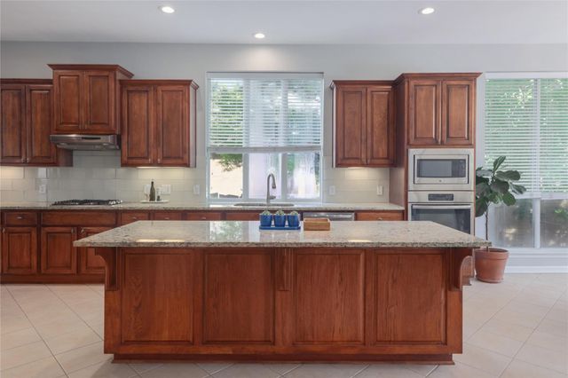 2279 Fernspring DR, Round Rock, TX 78665