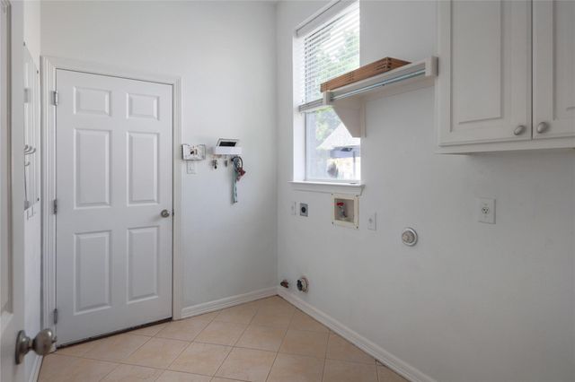 2279 Fernspring DR, Round Rock, TX 78665