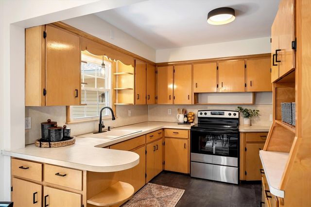 1244 Hillcrest Drive, Wayland, MI 49348