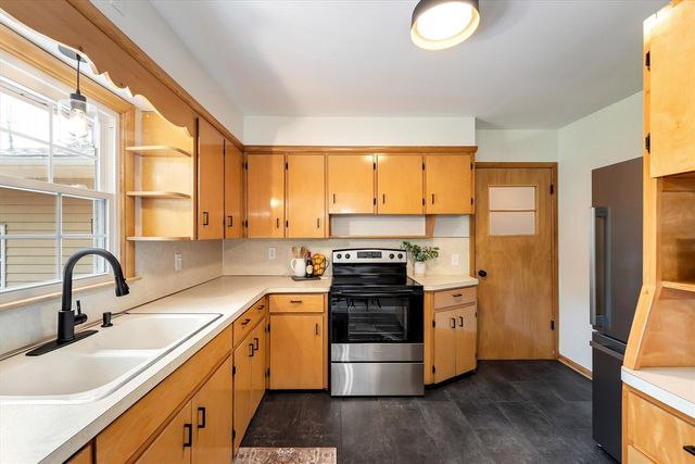 1244 Hillcrest Drive, Wayland, MI 49348
