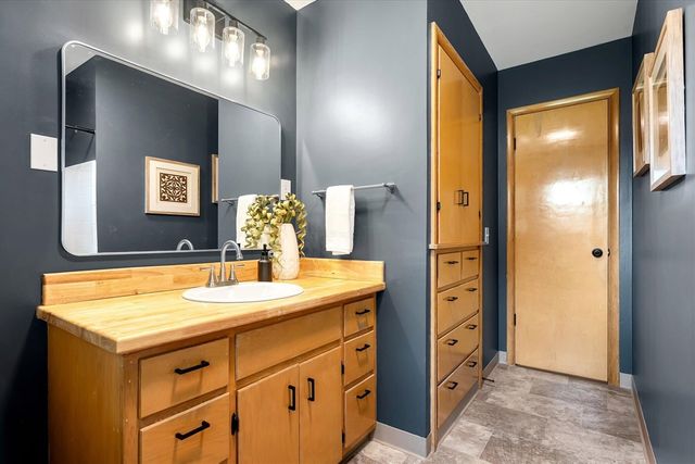1244 Hillcrest Drive, Wayland, MI 49348