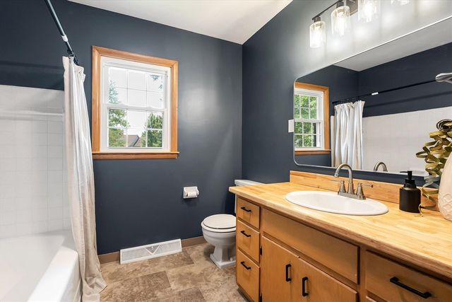 1244 Hillcrest Drive, Wayland, MI 49348