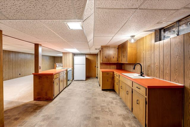 1244 Hillcrest Drive, Wayland, MI 49348