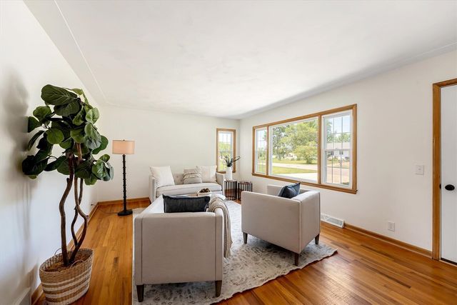 1244 Hillcrest Drive, Wayland, MI 49348